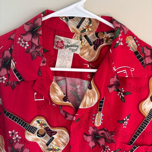 Hilo Hattie Men's Hawaiian Shirt Red Hibiscus Guitars Size Large - Picture 2 of 6